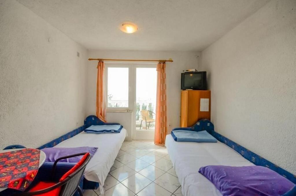 Apartments Lucia Сень Экстерьер фото