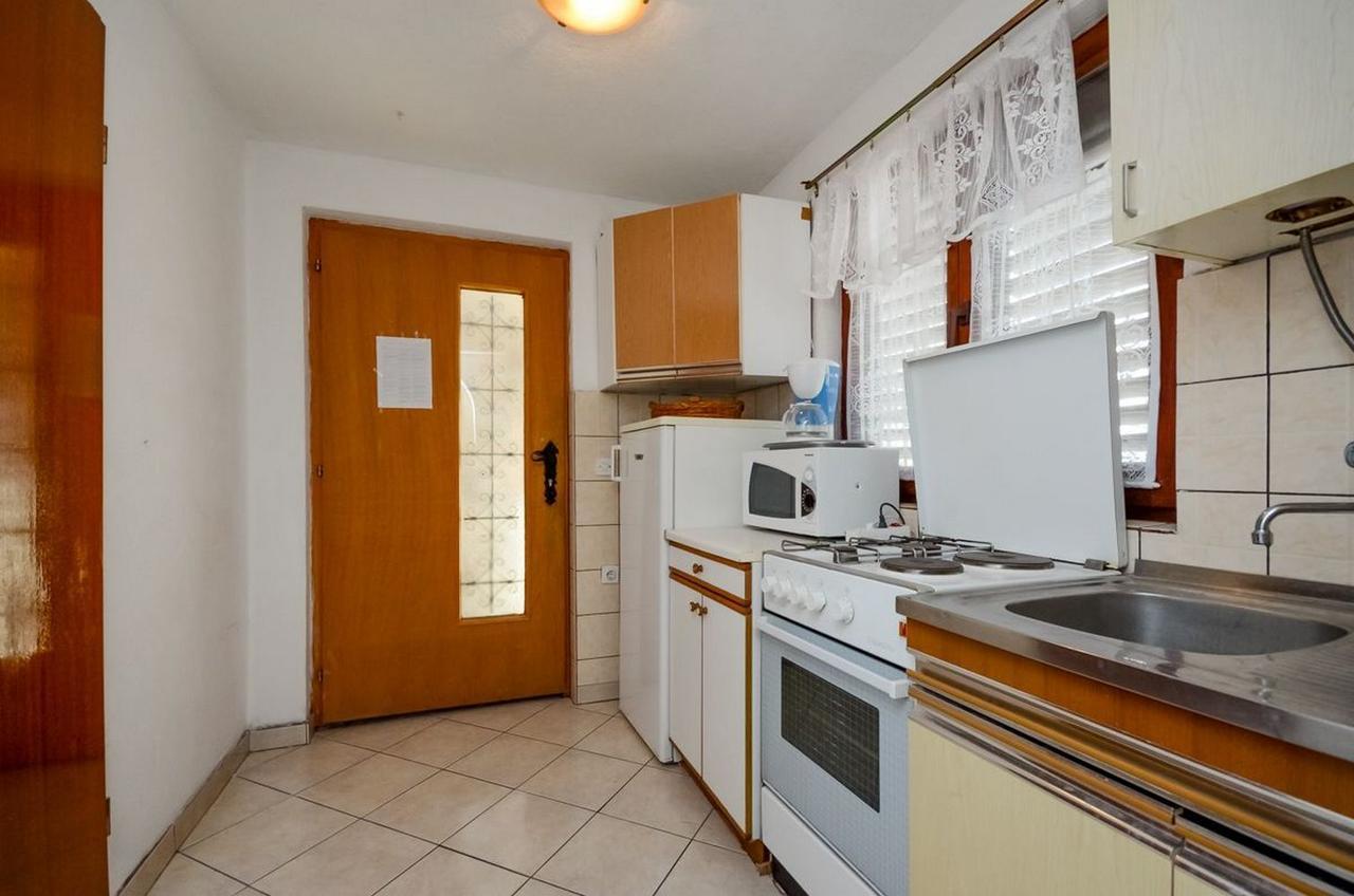 Apartments Lucia Сень Экстерьер фото
