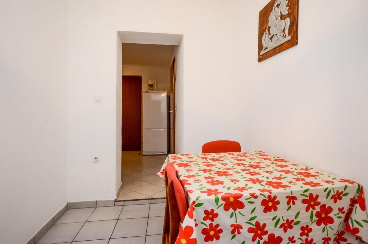 Apartments Lucia Сень Экстерьер фото